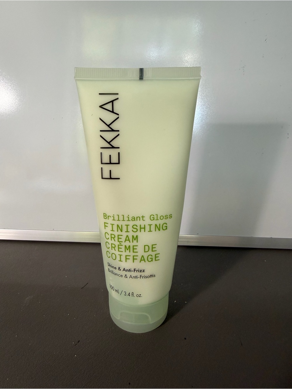 Fekkai Brilliant Gloss Finishing Cream — Light Green